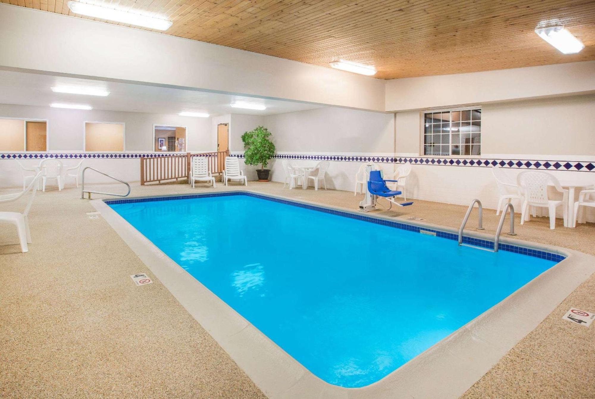 Ramada By Wyndham Spirit Lake/okoboji Spirit Lake