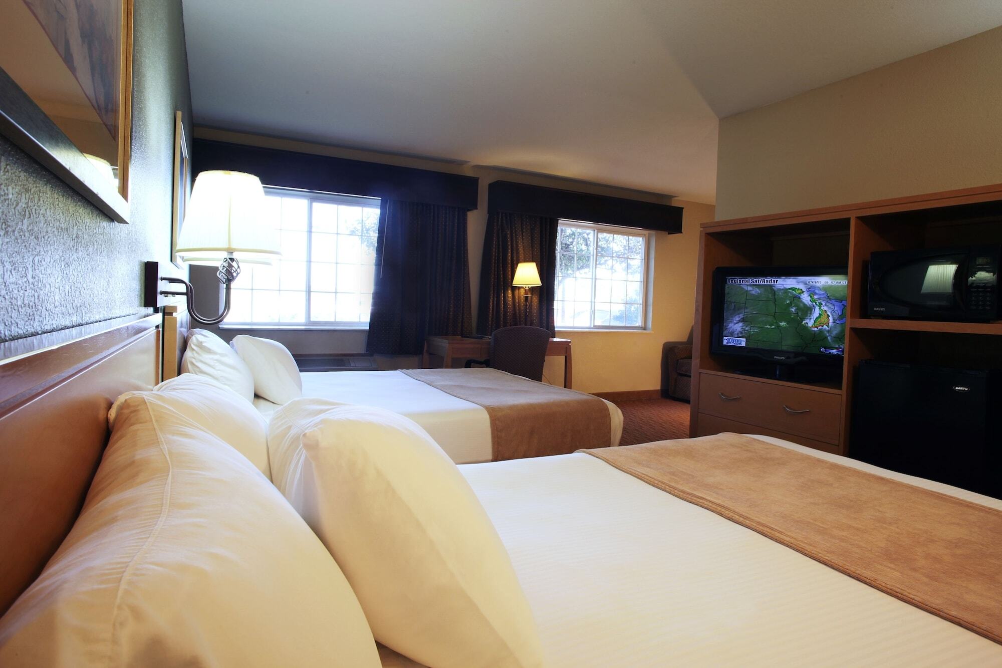 Ramada By Wyndham Spirit Lake/okoboji Hotel Spirit Lake